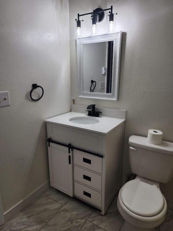 Building Photo - 91-95 Otsego St-Apt E