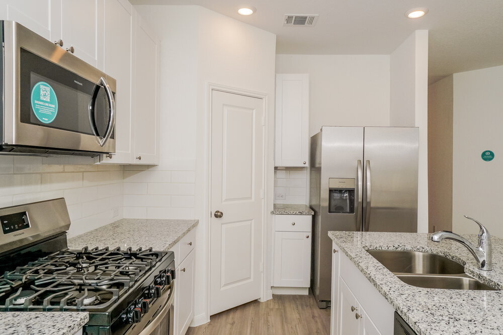 Building Photo - 9923 Pears Ml