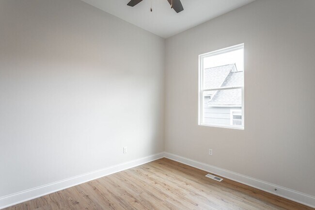 Building Photo - 2017 S Lyerly St