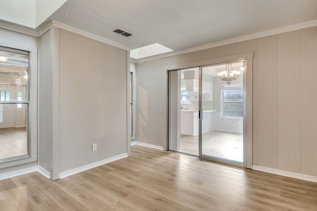 Building Photo - Gorgeous Hidden Treasure in Garland