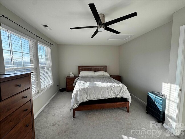 Building Photo - 280 W Bland St