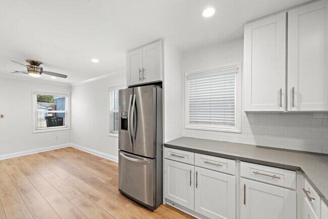 Building Photo - Balboa Peninsula Pool Home