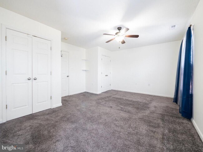 Building Photo - 173 Equestrian Dr