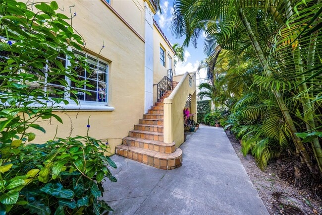 Building Photo - 844 Jefferson Ave