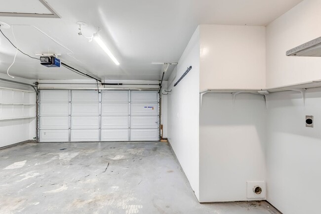 Building Photo - 2307 Traverse Dr