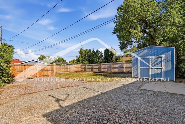 Building Photo - Spacious Home with 2 Kitchens and Central AC