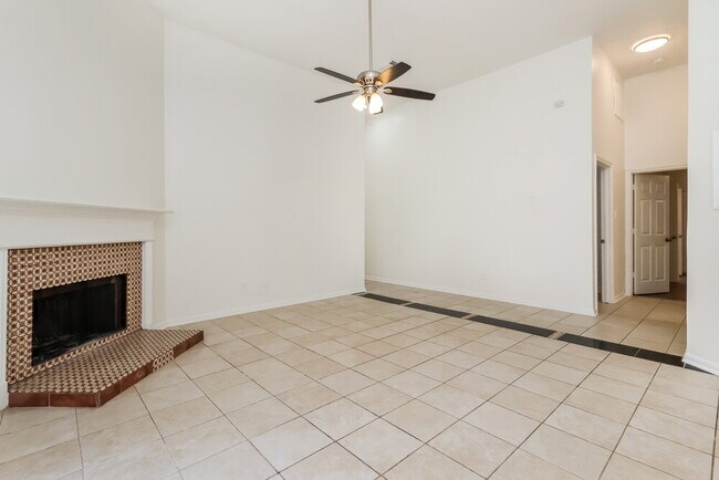 Building Photo - 1729 Fay Dr