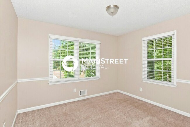 Building Photo - 3 Bedroom Pet-Friendly Home in Marietta, GA with Main Street Renewal