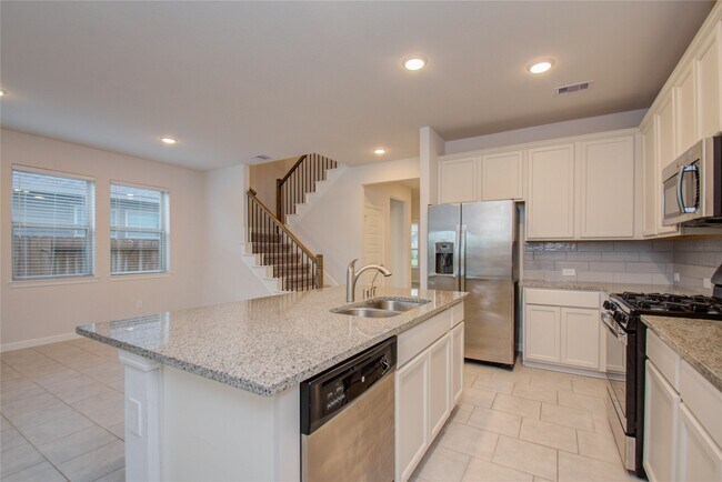 Building Photo - 18819 Fulvetta Haven Way