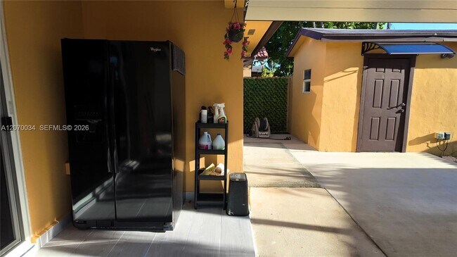 Building Photo - 11570 SW 144th Path