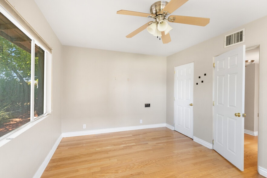 Bedroom 2 - 543 W Coronado Rd