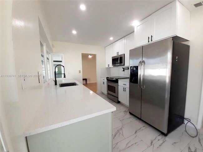 Building Photo - 2109 N Park Rd