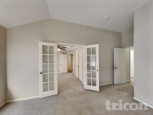 Building Photo - 304 Dakota Dr