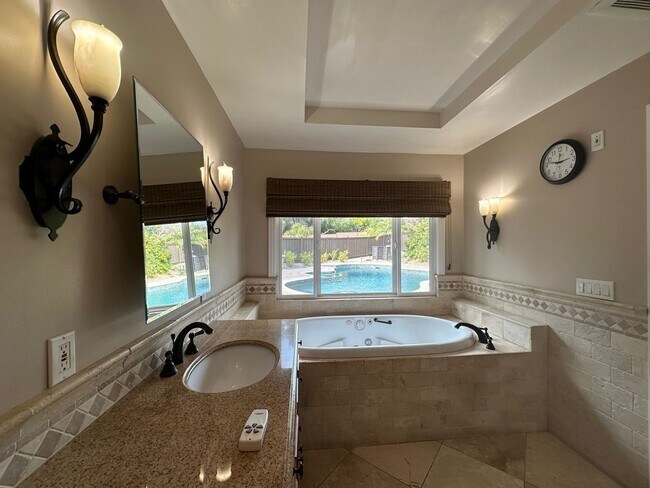 Building Photo - Stunning 4+2 Pool Home Home In Westlake Hi...