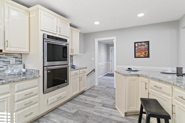 Building Photo - 4160 Indian Manor Dr