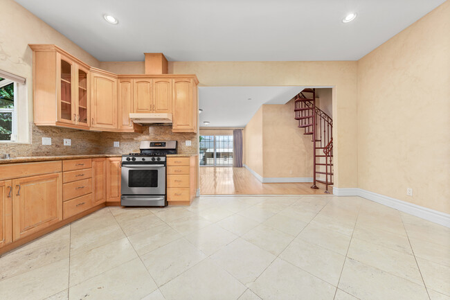 Open kitchen - 1026 E Verdugo Ave