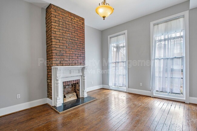 Building Photo - 2122 E Marshall St