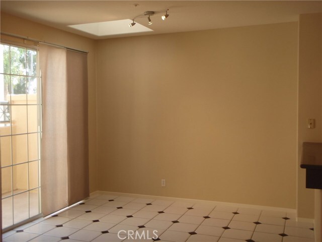 Building Photo - 5 Crivelli Aisle