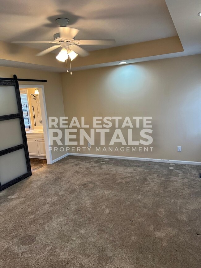 Building Photo - 1121 Castle Dr