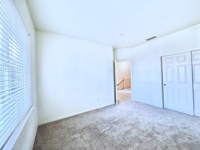 Building Photo - 1207 Silverton Way