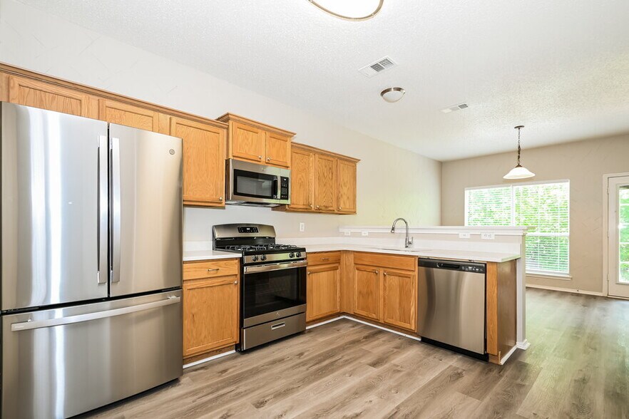 Building Photo - 5717 San Marino Dr