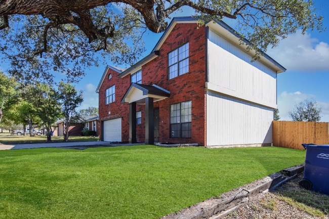 Building Photo - 2212 Jay Dr