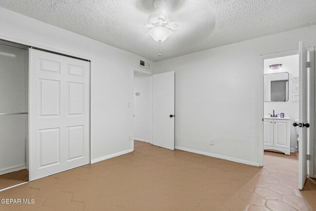 Building Photo - 4609 Skylark Way