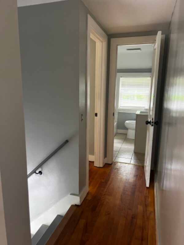 Building Photo - 10 Battey Dr