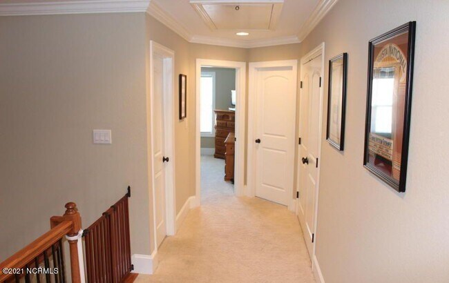 Building Photo - 2325 Dovedale Dr