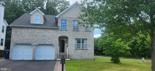 Building Photo - 2 Marchesi Dr