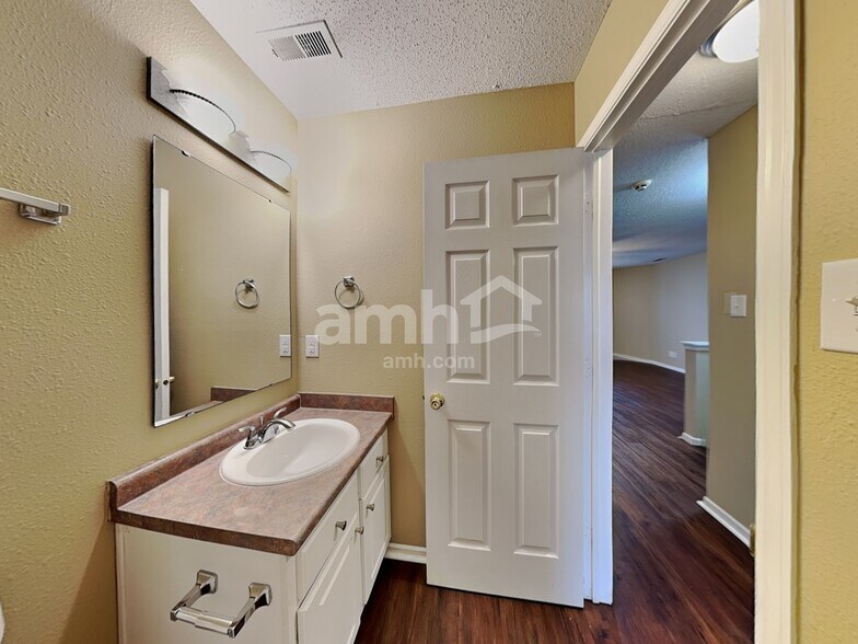 Building Photo - 14421 Refreshing Garden Ln