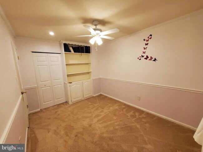 Building Photo - 2077 Pilgrim Dr