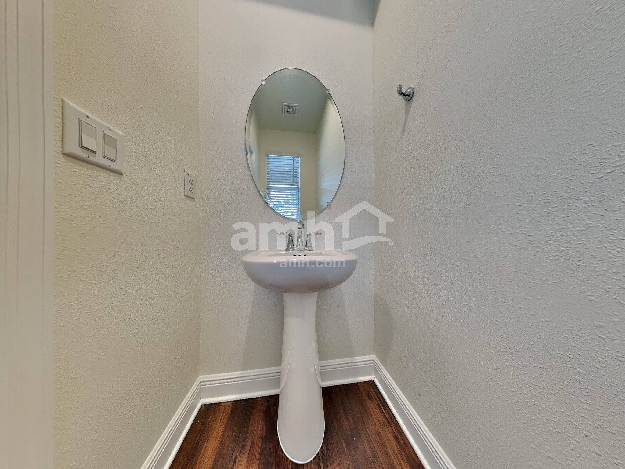 Building Photo - 27257 St Andrews Ave