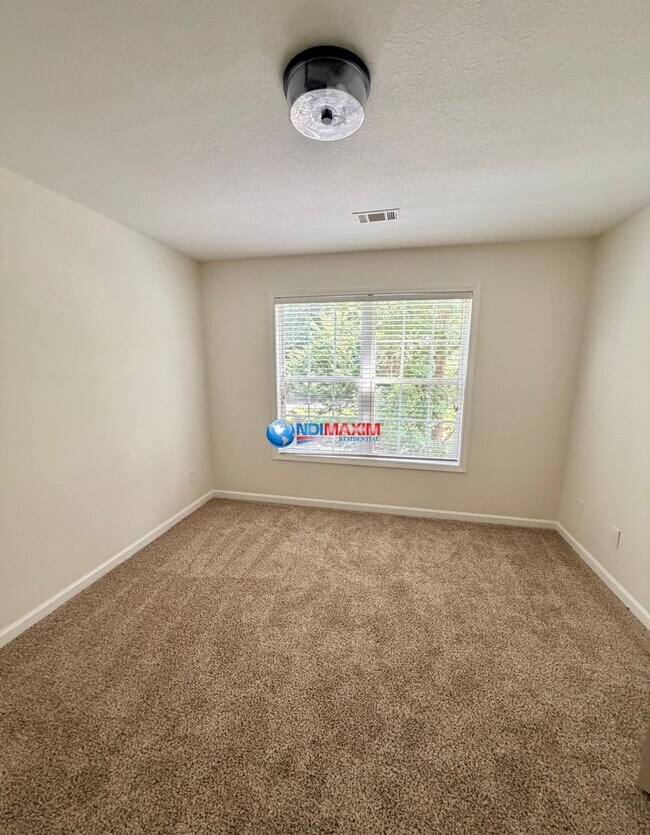 Building Photo - Spacious RENOVATED house with full walk-out basement in Jonesboro