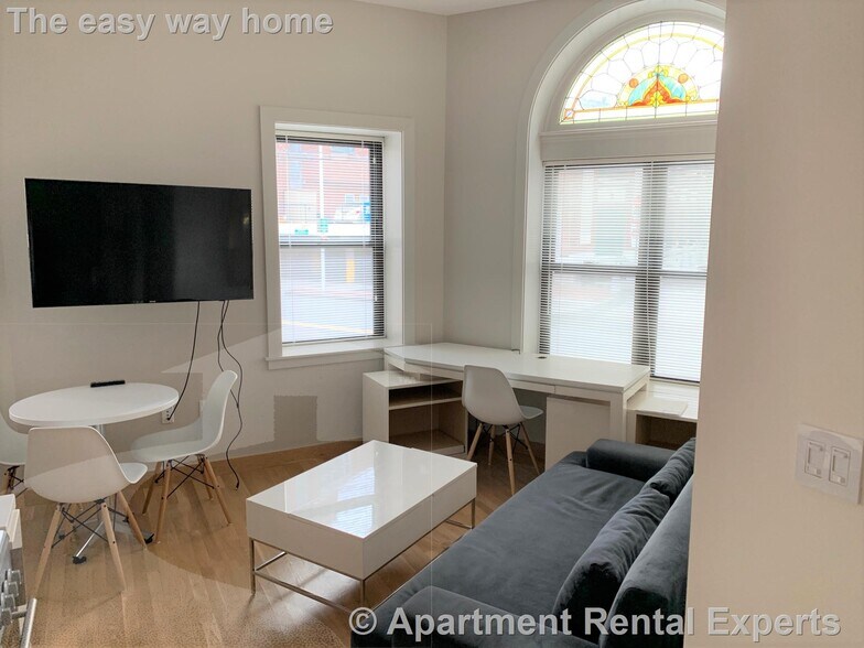 Building Photo - 115 Mt Auburn St