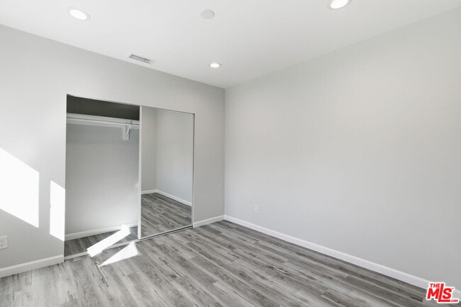 Building Photo - 6314 Primrose Ave