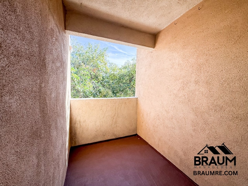 Building Photo - 7323 Winnetka Ave