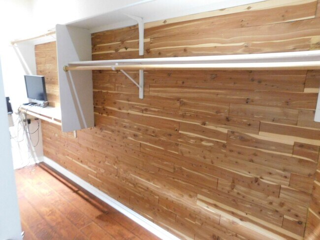 Building Photo - 1301 Leah Ln