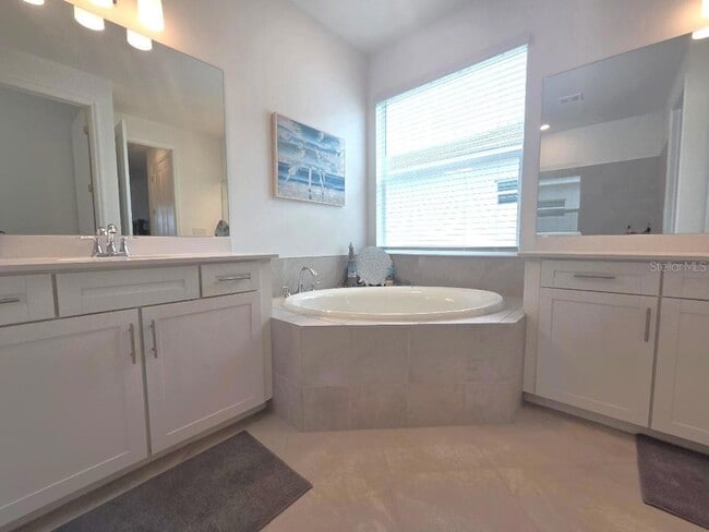 Building Photo - 17370 Jadestone Ct