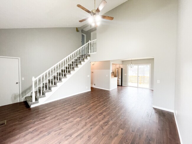 Building Photo - 5214 S 82nd St