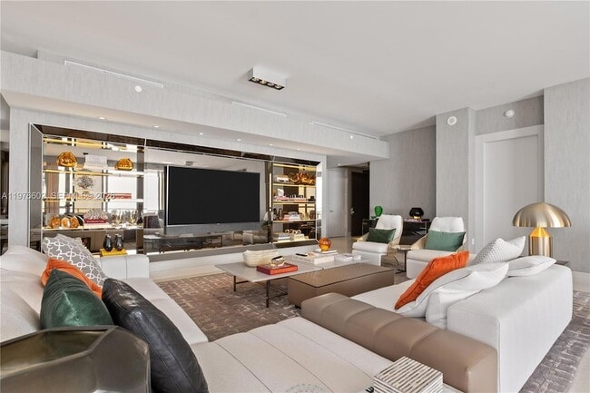 Building Photo - 17749 Collins Ave