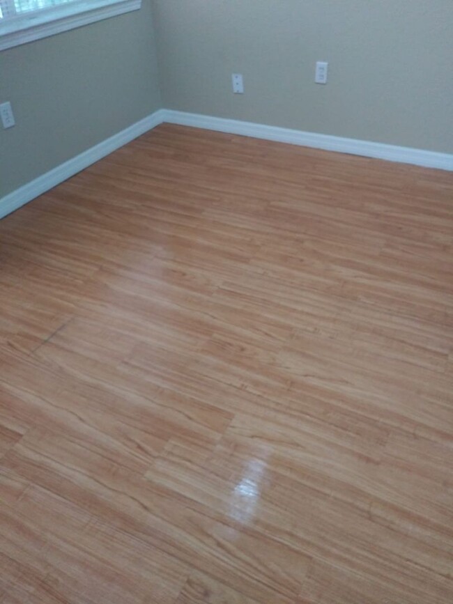 Building Photo - 2612Robe733