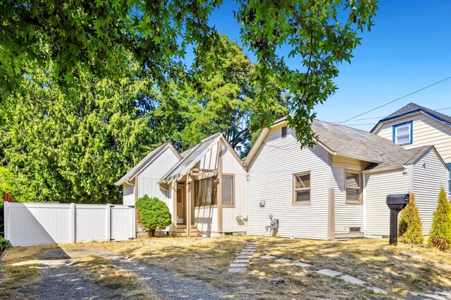 Primary Photo - Northgate/Roosevelt Three Bedroom Rambler