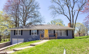 Building Photo - Spacious 3 Bed 2.5 Bath Home in KCMO-Avail...