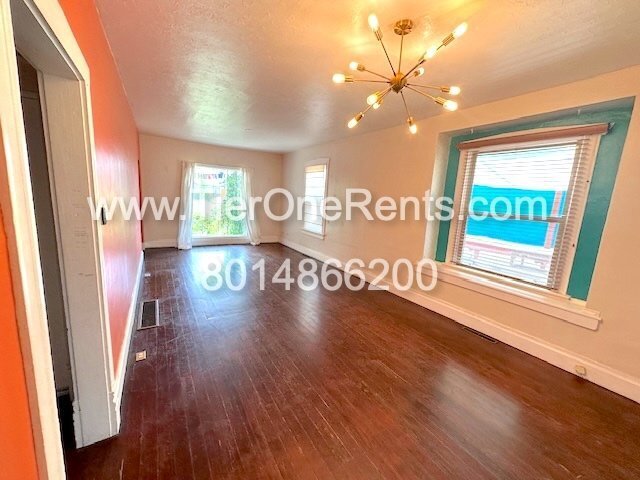 Building Photo - This property offers a NO DEPOSIT option available for qualified renters!