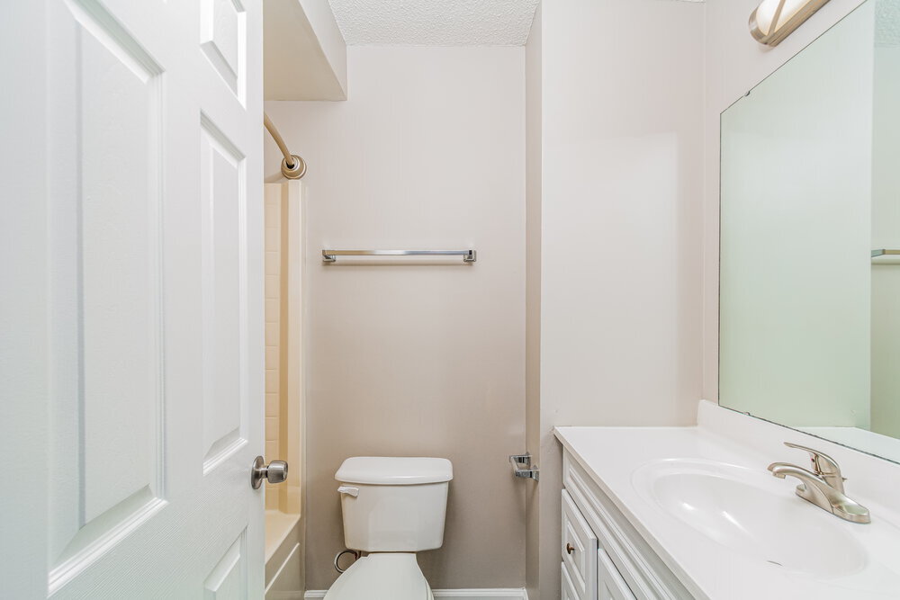 Building Photo - 6805 Coventry Ridge Rd