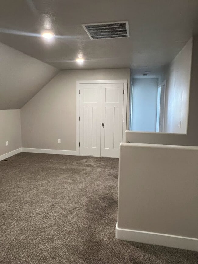 Building Photo - 1511 W Pyrite Ln