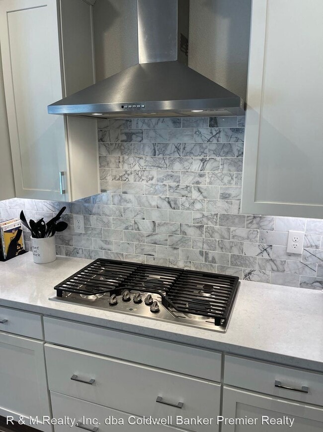 Building Photo - 12483 Point Sierra St