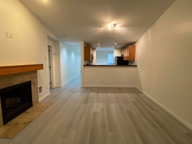 Building Photo - Charming Kent Condo in a Prime Location!