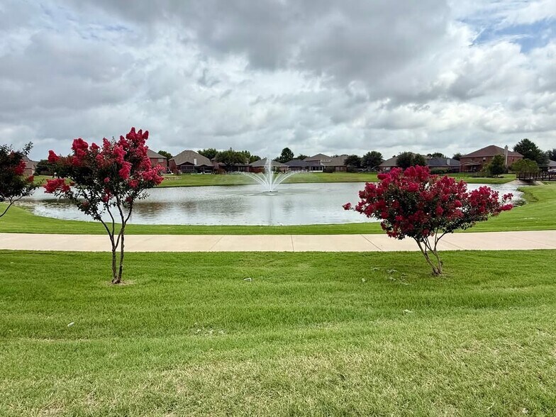 Building Photo - 9314 Water Bend Dr